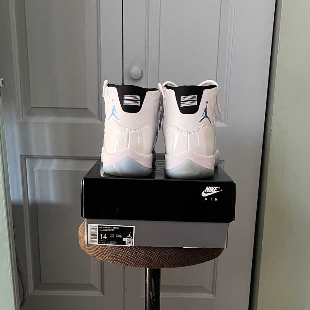 Jordan Sneakers White and Blue Air Jordan 11 Retro